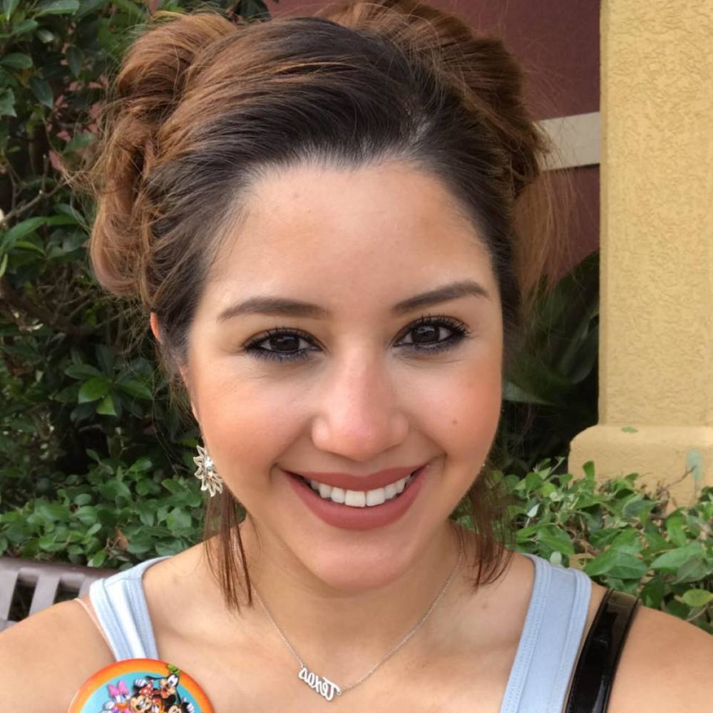 Meet your Posher, Cecily